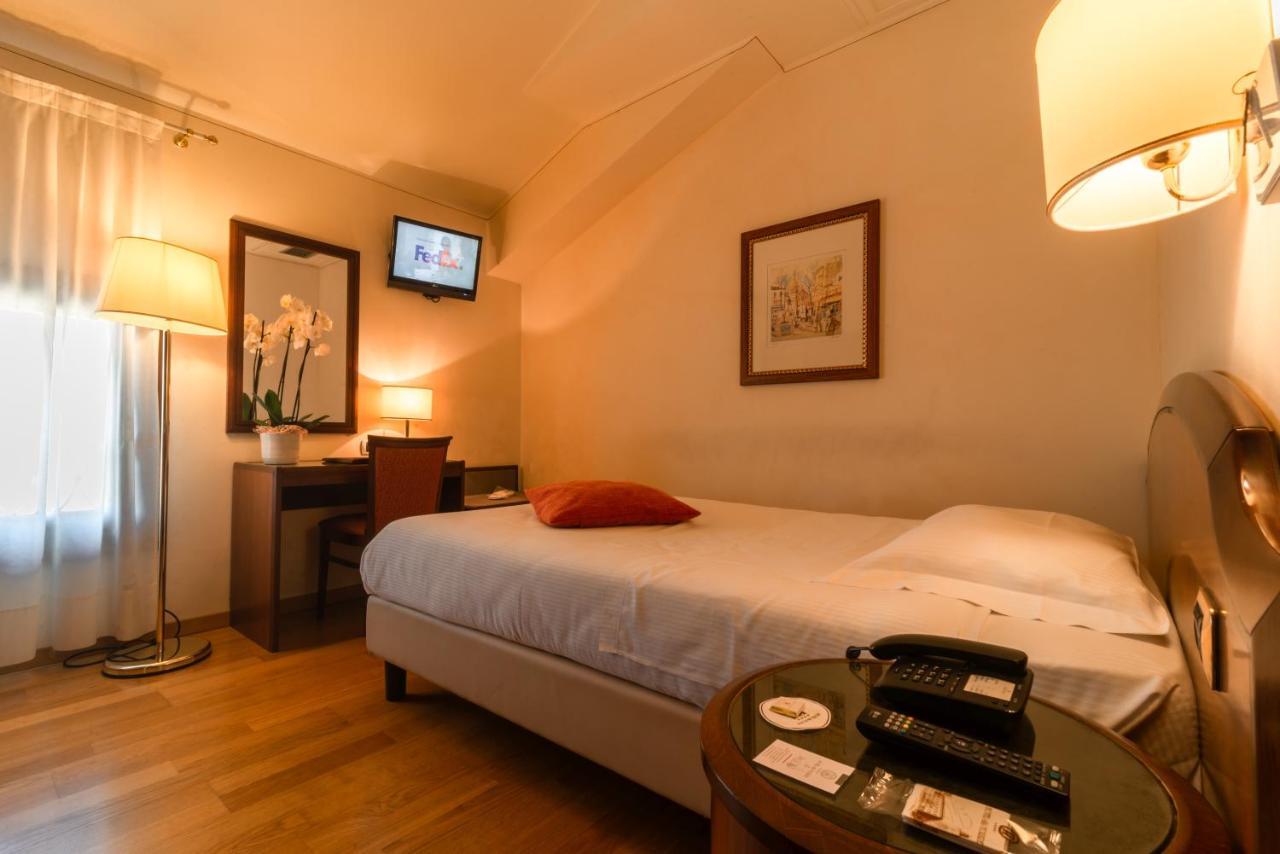 קסטלפרנקו ונטו Hotel Alla Torre מראה חיצוני תמונה
